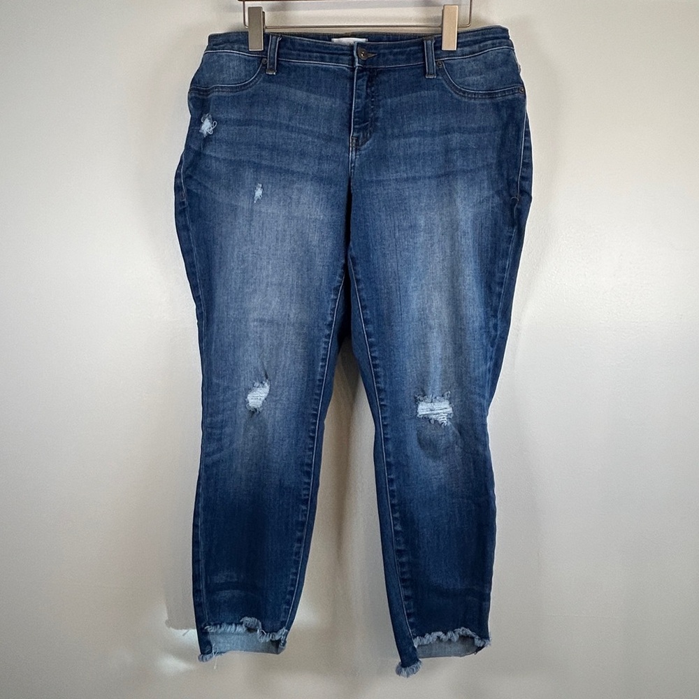 LILA RYAN Women’s 16W Dark Blue Distressed Ankle Jeans - Picture 4 of 11
